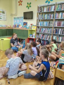 Završen ciklus ljetnih radionica za djecu „Bajkovita knjižnica“ – fotografija 15 od 15