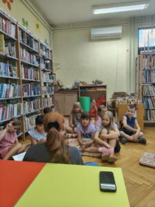 Završen ciklus ljetnih radionica za djecu „Bajkovita knjižnica“ – fotografija 5 od 15